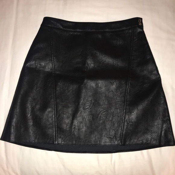 Zara Black Leather Mini Skirt - Picture 2 of 5